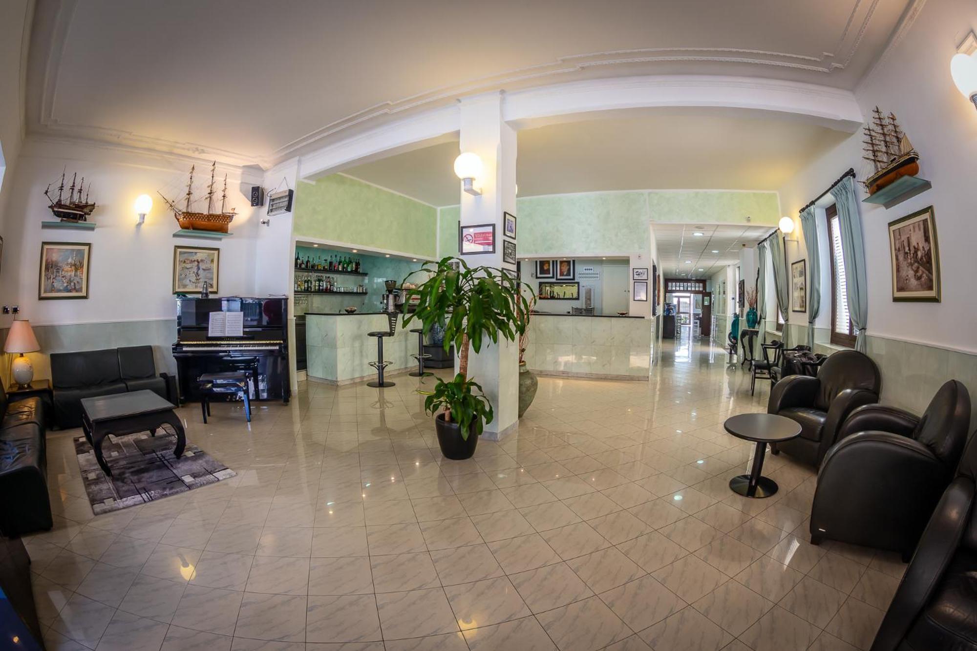 Marina B&B Adults Only Сестри-Леванте Экстерьер фото